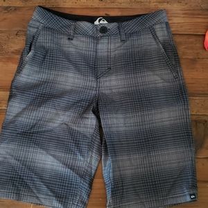Quicksilver Mens hybrid shorts